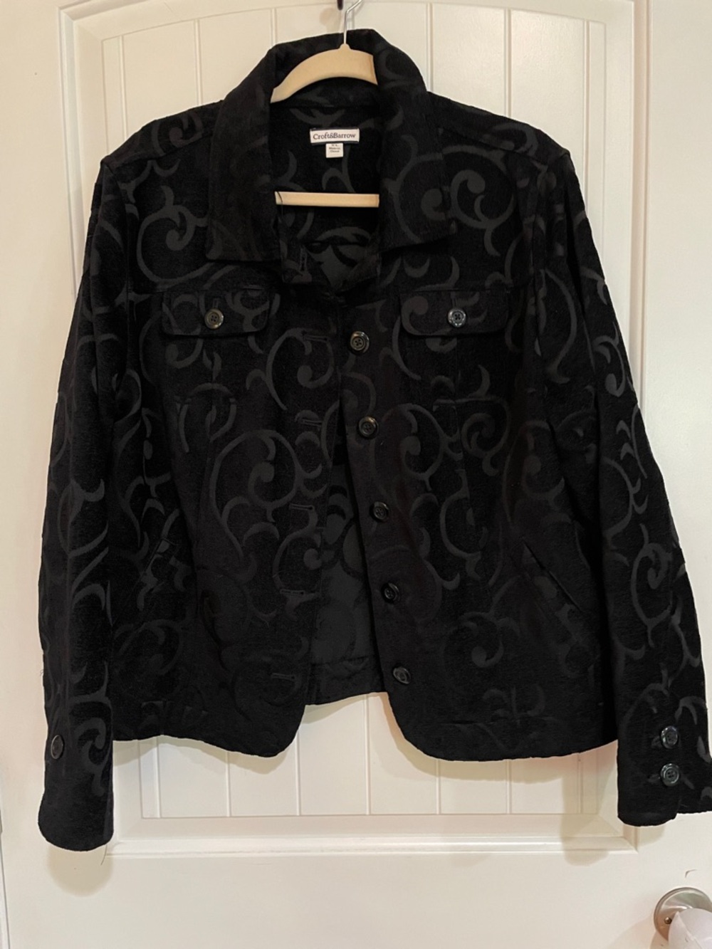 Croft & Barrow black jacket with scroll design. Button up with pockets XL